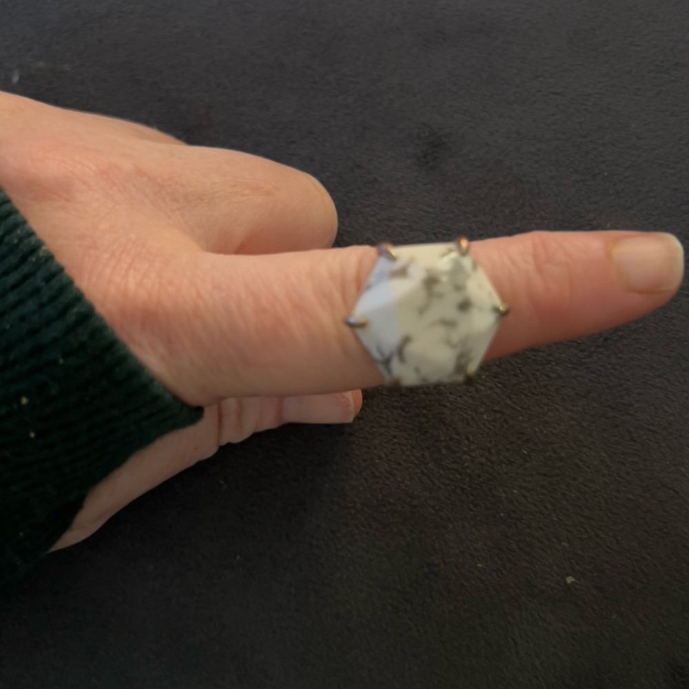 White & Gray stone ring - Picture 2 of 4
